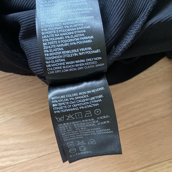 EUC H&M black low cut Bodysuit with 3/4 sleeves - Picture 5 of 5